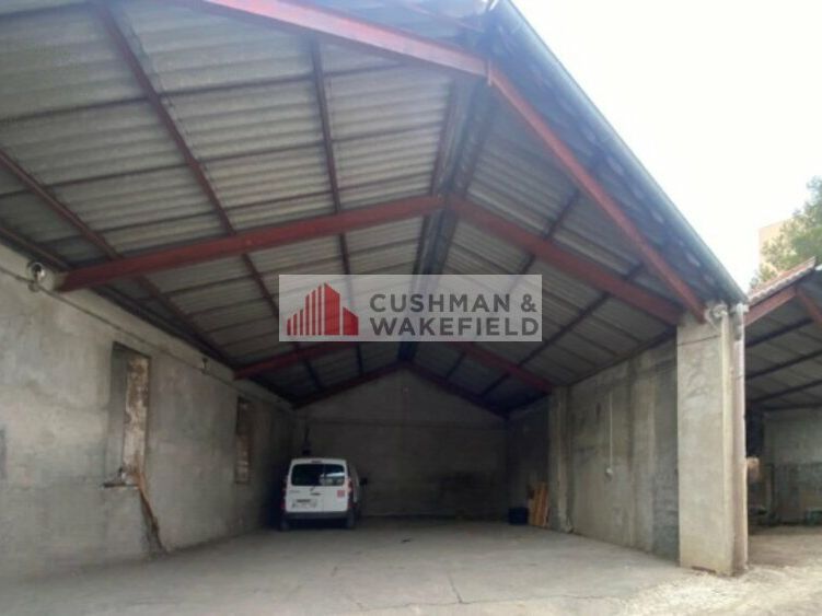 NIMES - LOCAL COMMERCIAL / D'ACTIVITES A VENDRE