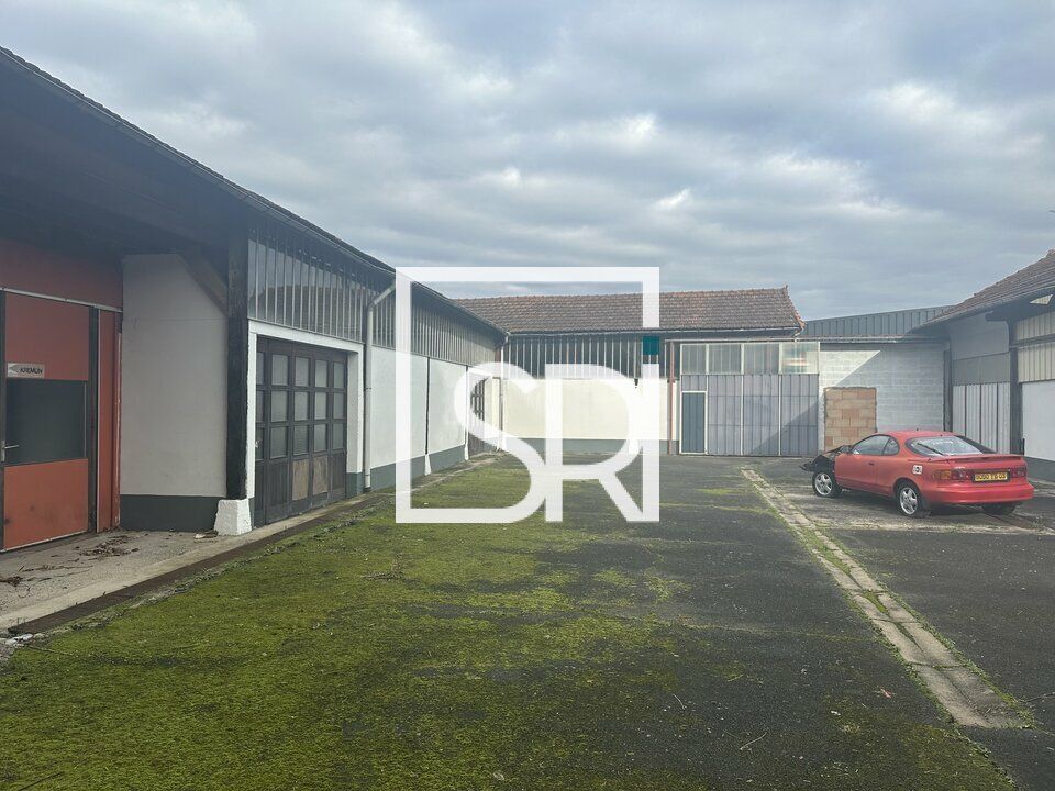 PROPRIÉTÉ À VENDRE – ANCIEN GARAGE, ENTREPÔT 500 M² & TERRAIN 1 500 M² – FORT POTENTIEL - VICHY - 03200