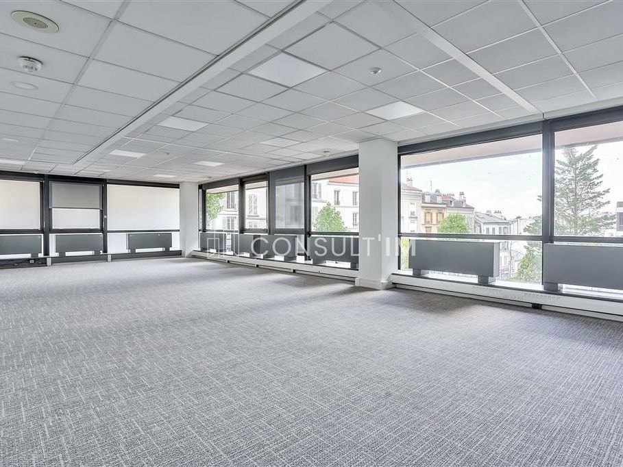 Location bureaux 1832 m² divisibles à partir de 216 m²