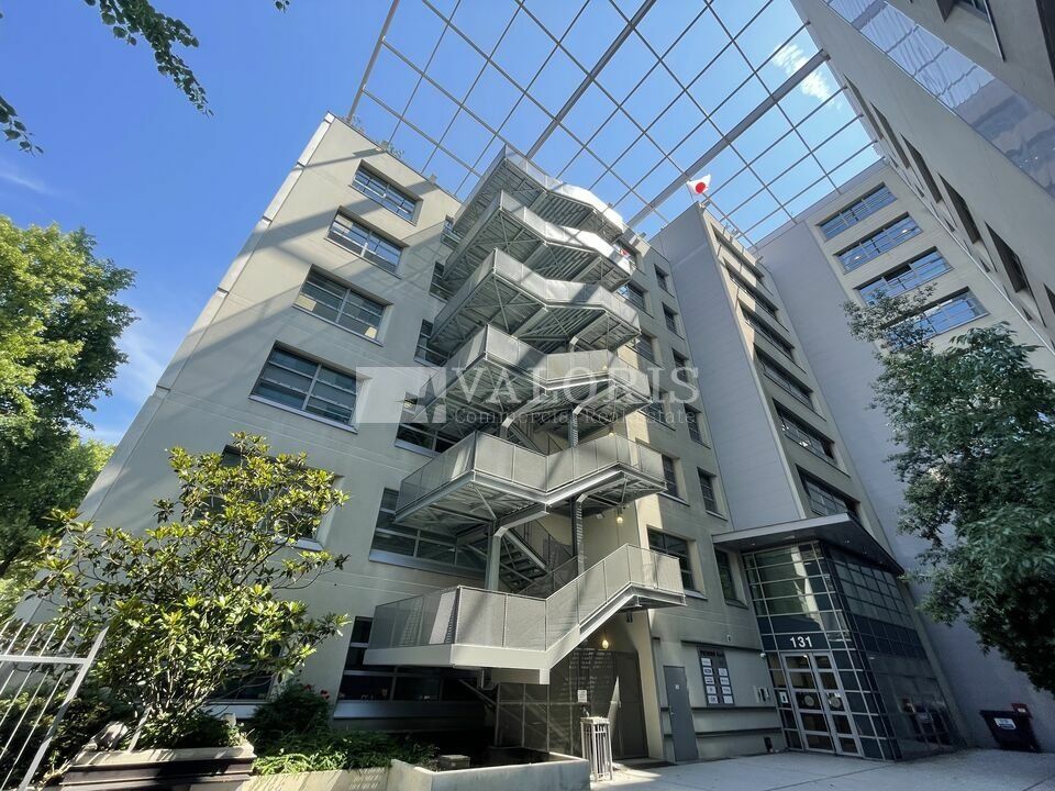 Sublime plateau au R+1 entièrement rénové.