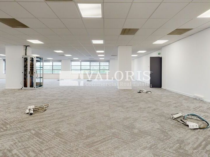 706.6 m² pour ce bureaux en location à Villeurbanne