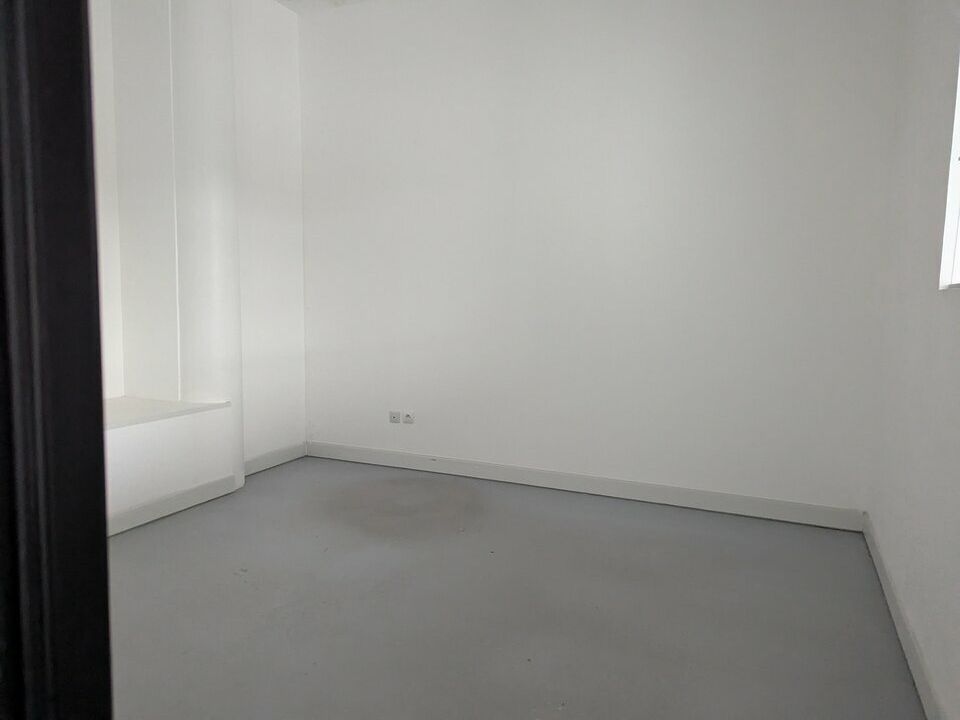 A louer bureaux au R+1 avec une visibilité sur la SUD III