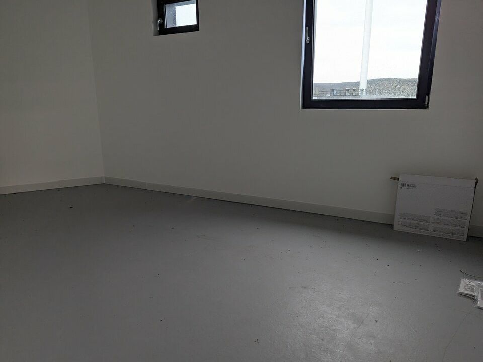 A louer bureaux au R+1 avec une visibilité sur la SUD III