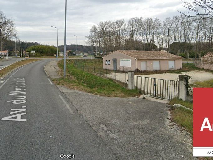 Location local commercial 135 m² non divisibles