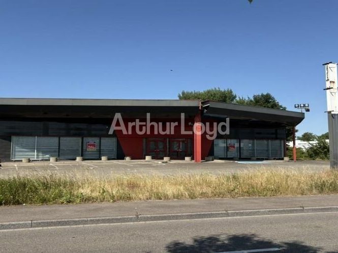 Location local commercial 1850 m² non divisibles