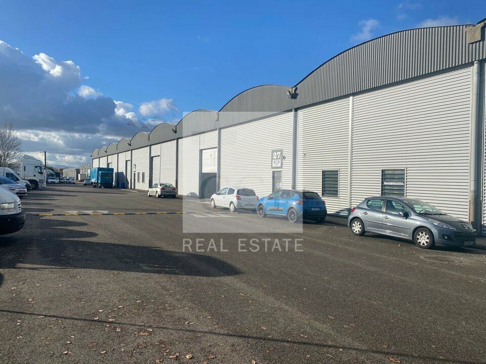 Location local d''activites 2570 m² divisibles à partir de 510 m²