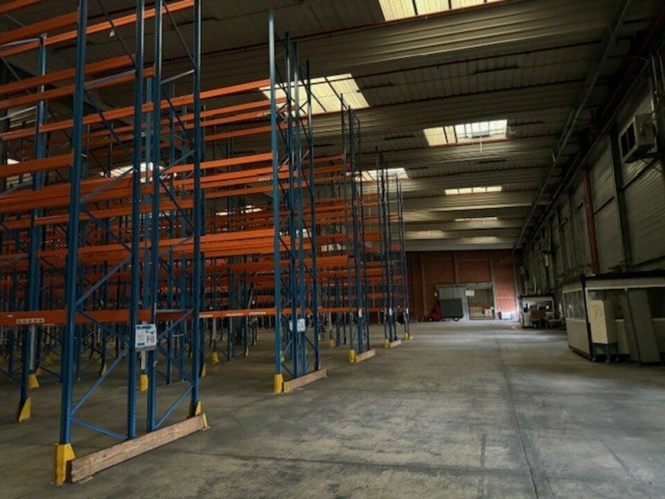 Location local d''activites 10100 m² divisibles à partir de 5000 m²