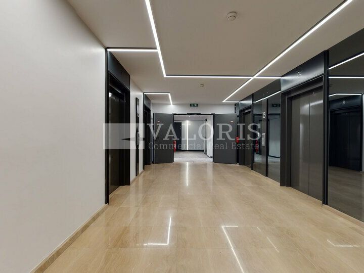 Venez visiter des plateaux rénovés, image valorisante dans la tour IGH la plus emblématique de Lyon !