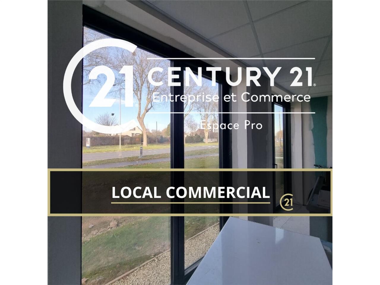 Location local commercial 96.00 m² à EPRON