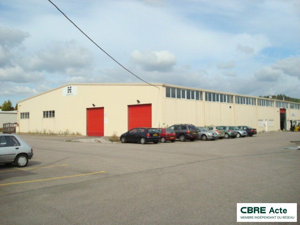 Location local d''activites 258 m² non divisibles
