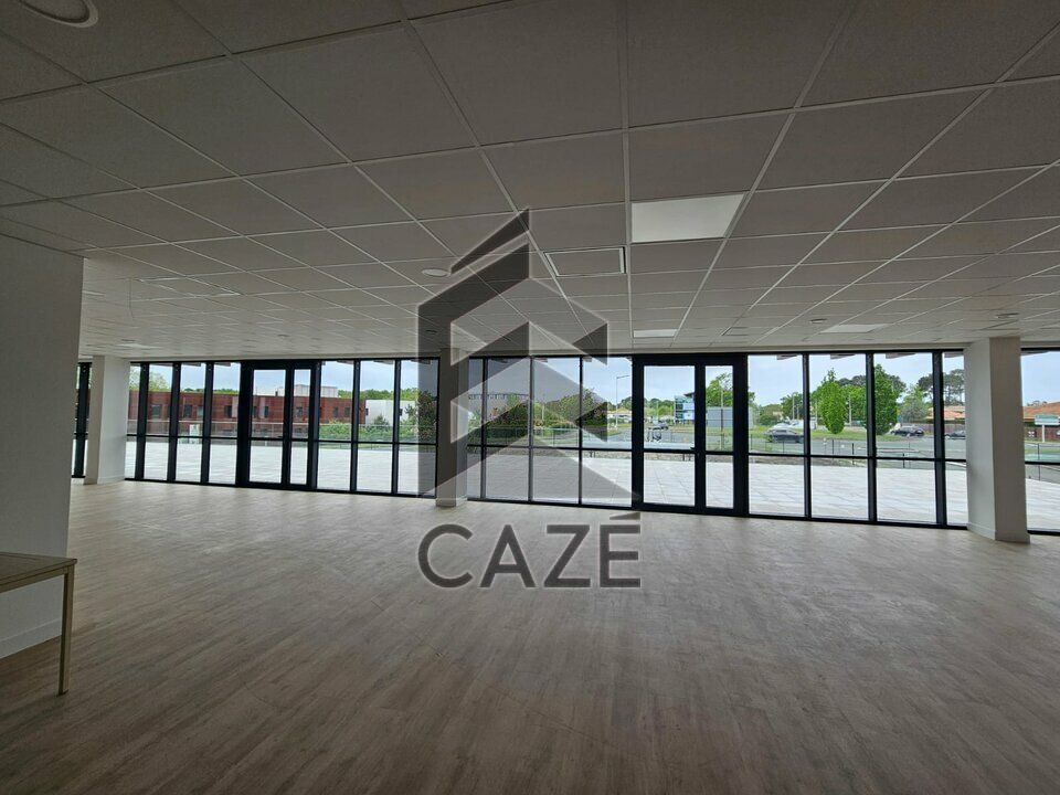 Location d'un immeuble en BEFA, d'une superficie totale de 3705 m² environ (divisible à partir de 500 m²) - MERIGNAC