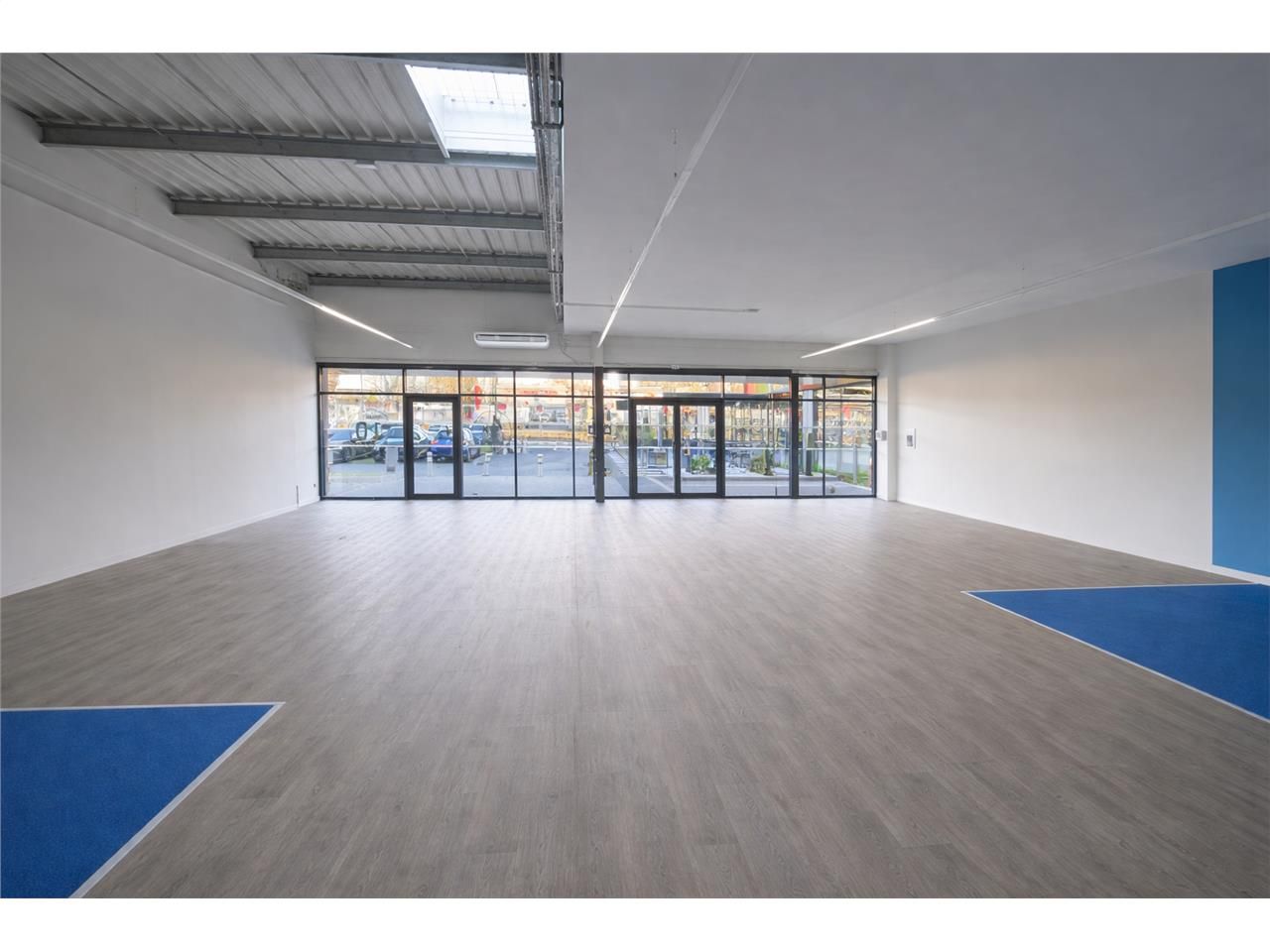 Vente local commercial 325.00 m² à SAINTE EULALIE