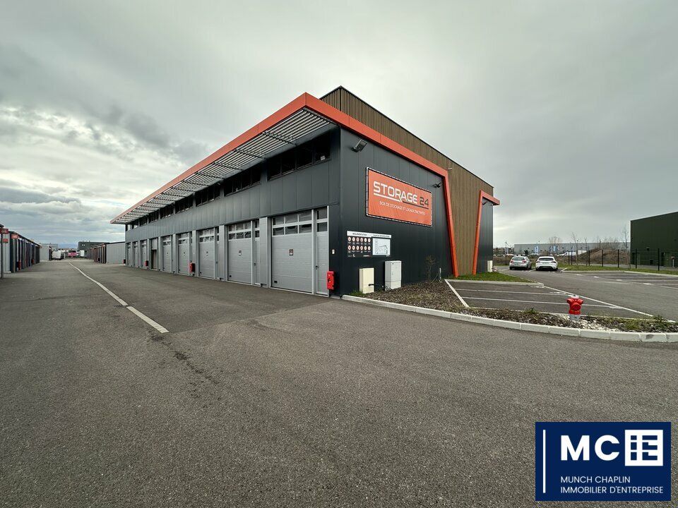 Location local d''activites 288 m² divisibles à partir de 96 m²