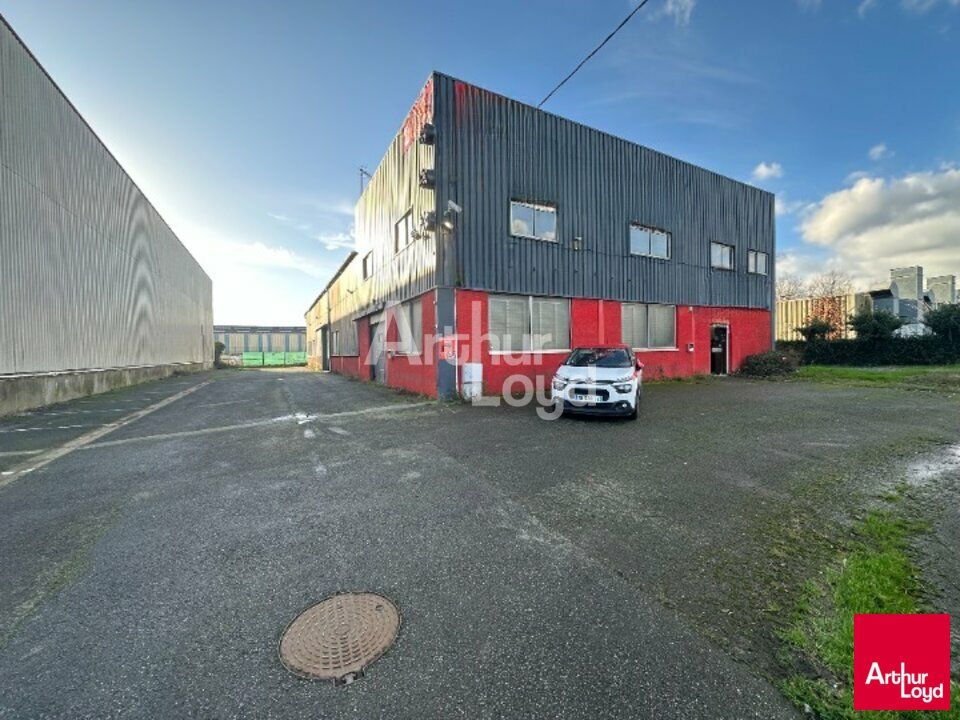 Vente local d''activites 925 m² non divisibles