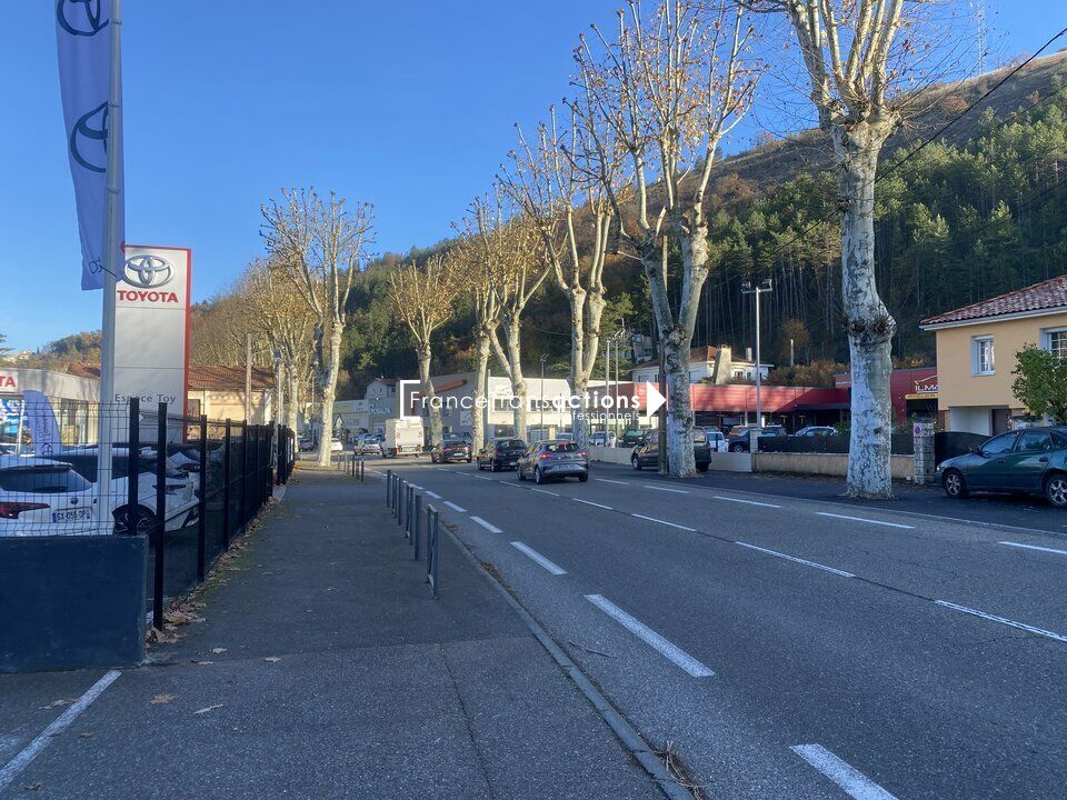 400 m² pour ce local commercial en location à Cahors