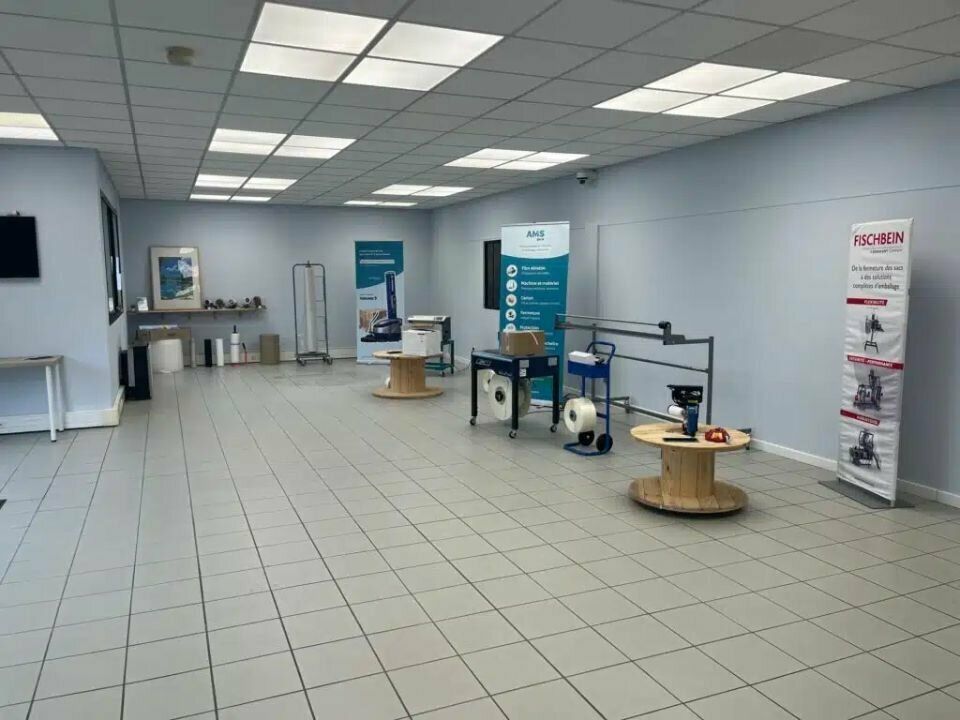 Location local d''activites 1200 m² non divisibles