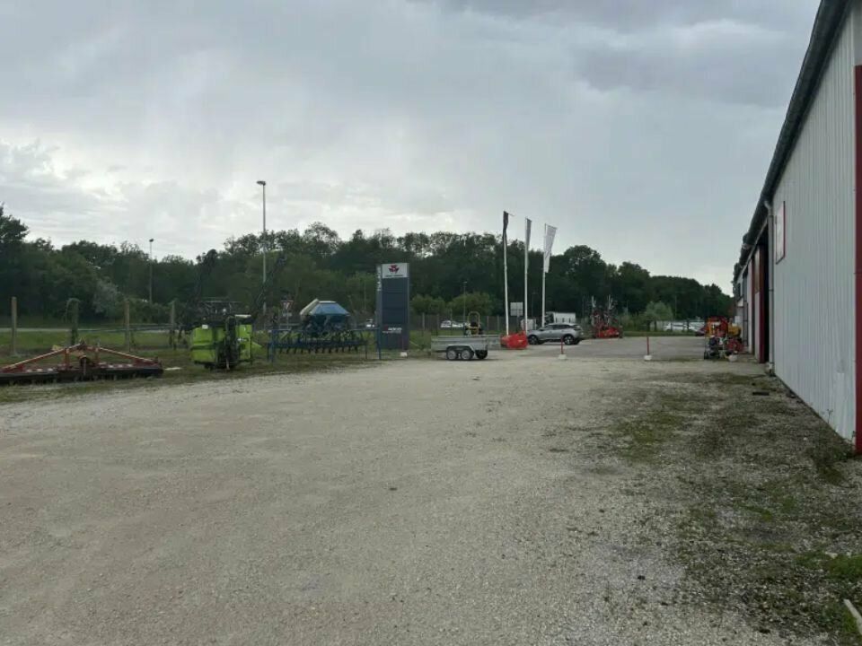 Local d'activités 1134 m² à louer à Troyes (10)