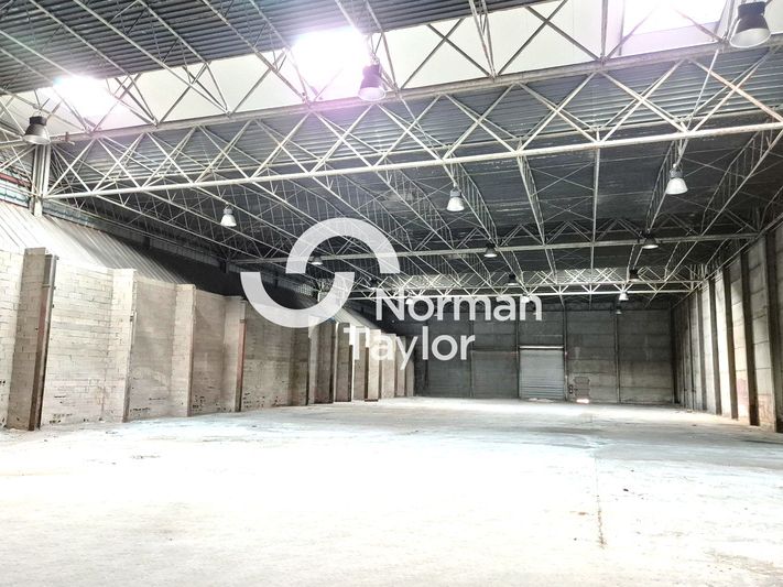 Location local d''activites 6000 m² divisibles à partir de 220 m²