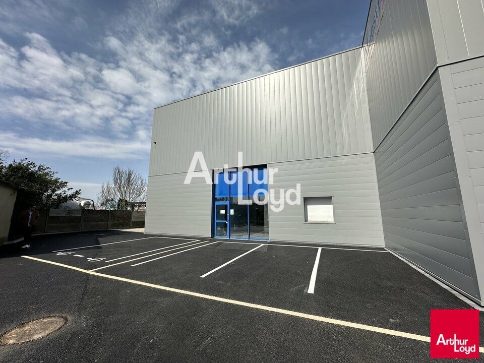 Vente local d''activites 950 m² non divisibles