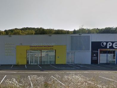 Location local commercial 1173 m² divisibles à partir de 353 m²