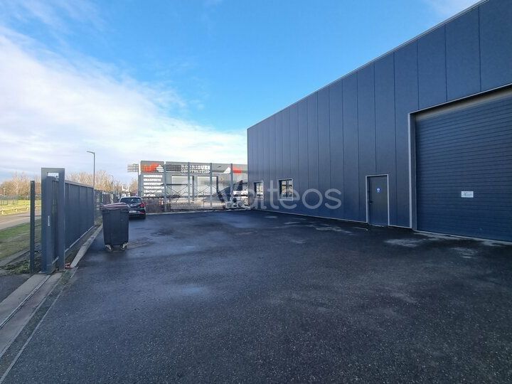 Location local d''activites 416 m² non divisibles