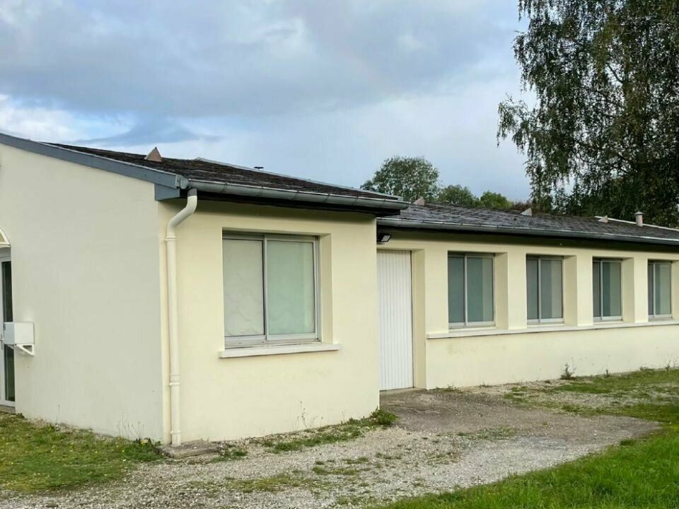 Location local d''activites 150 m² non divisibles