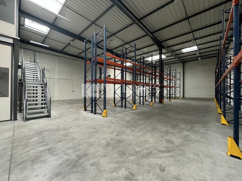 Location local d''activites 656 m² non divisibles