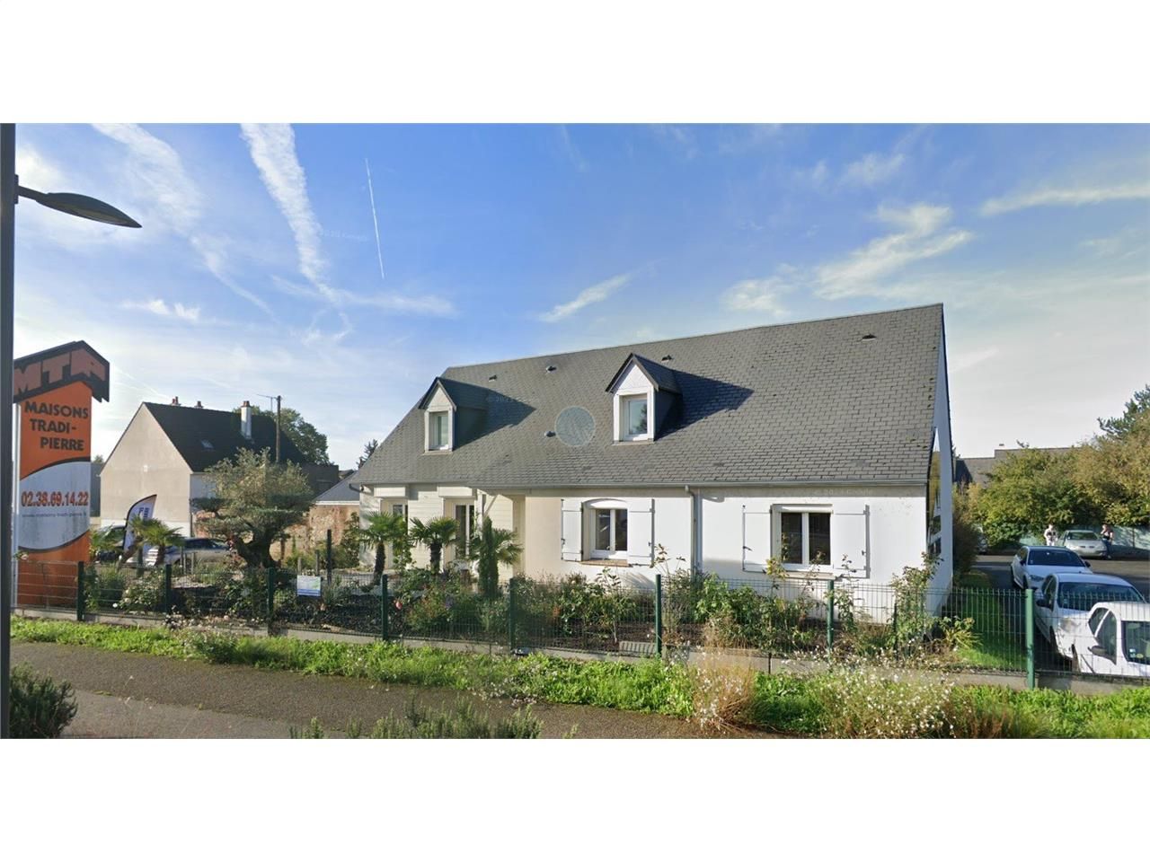 Location local commercial 251 m² à ORLEANS