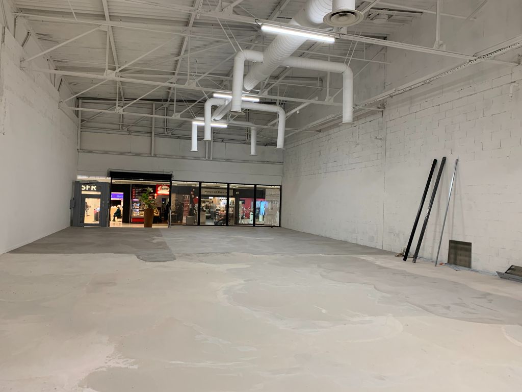 A louer : Local Commercial 350 m² - Galerie Petite Arche Tours Nord