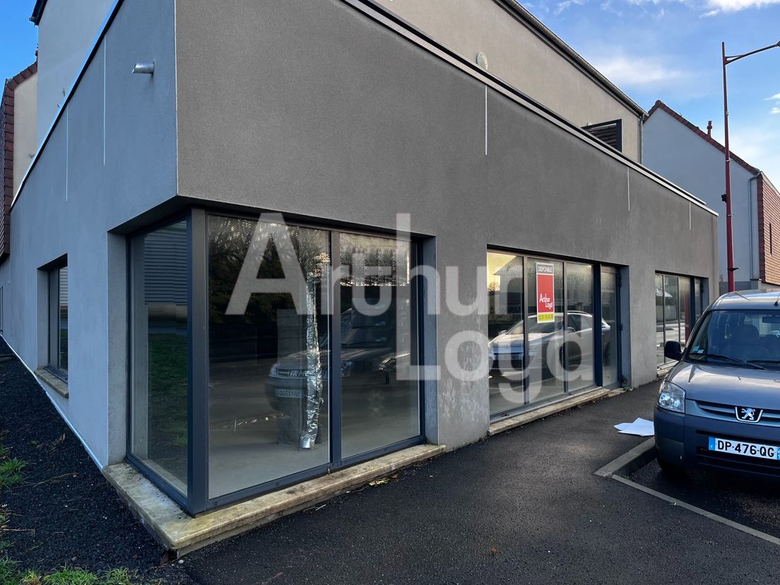 Location local commercial 98.00 m² à MAY SUR ORNE