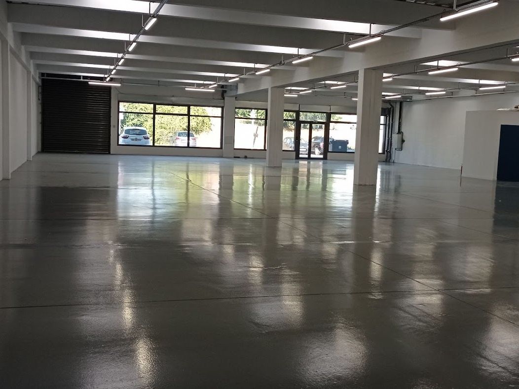 Location local commercial 720.00 m² à ARTIGUES PRES BORDEAUX