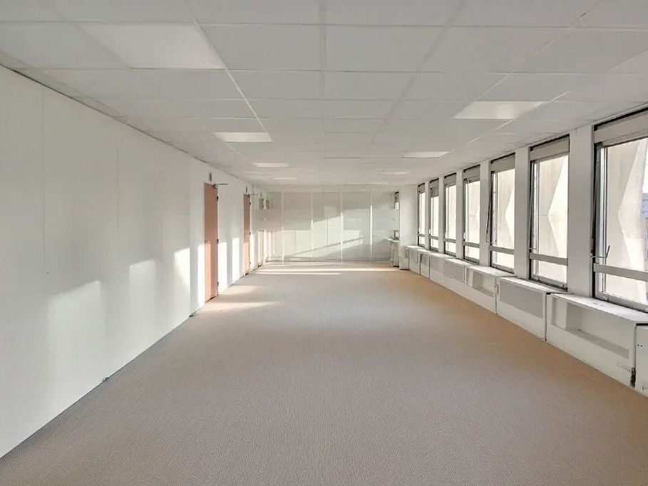 Location bureaux 3240 m² divisibles à partir de 201 m²