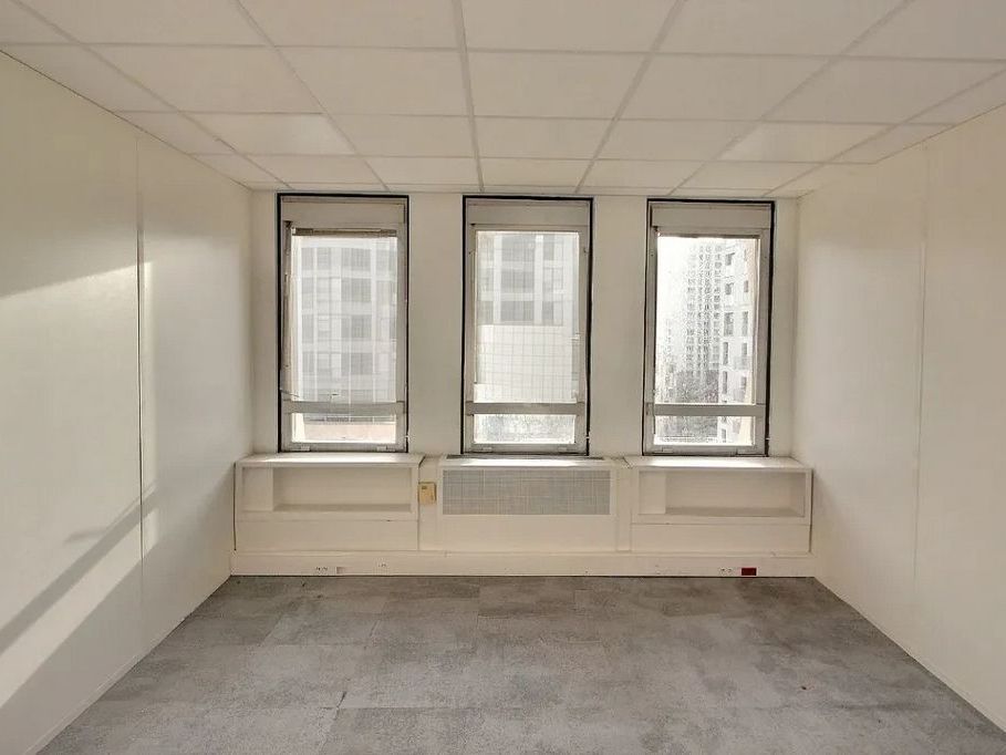Location bureaux 3240 m² divisibles à partir de 201 m²