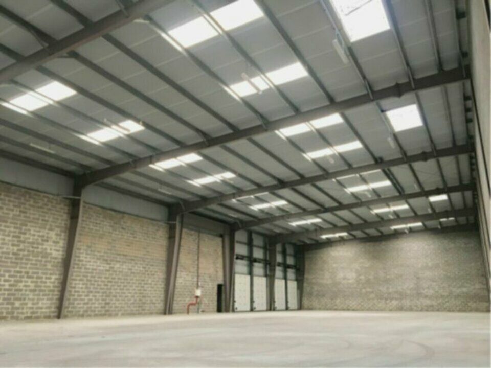 Location local d''activites 1217 m² non divisibles