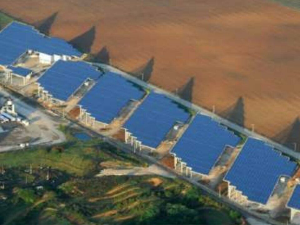 Vente terrain 950000 m² non divisibles