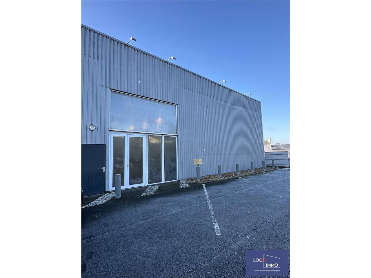 Location local d''activites 270 m² non divisibles