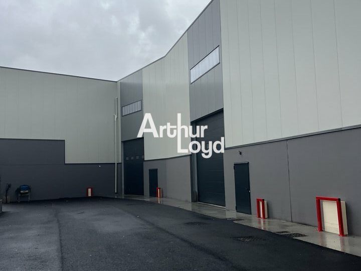 Locaux d'activité neufs 256 m² sur terrain indépendant 2550 m²