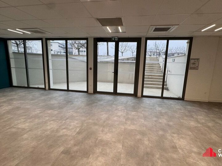 Location bureau - 3044 m²