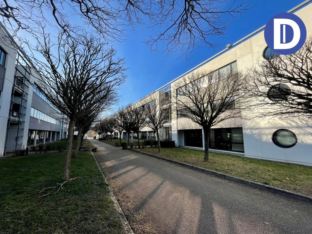 Location bureaux 131.00 m² non divisibles