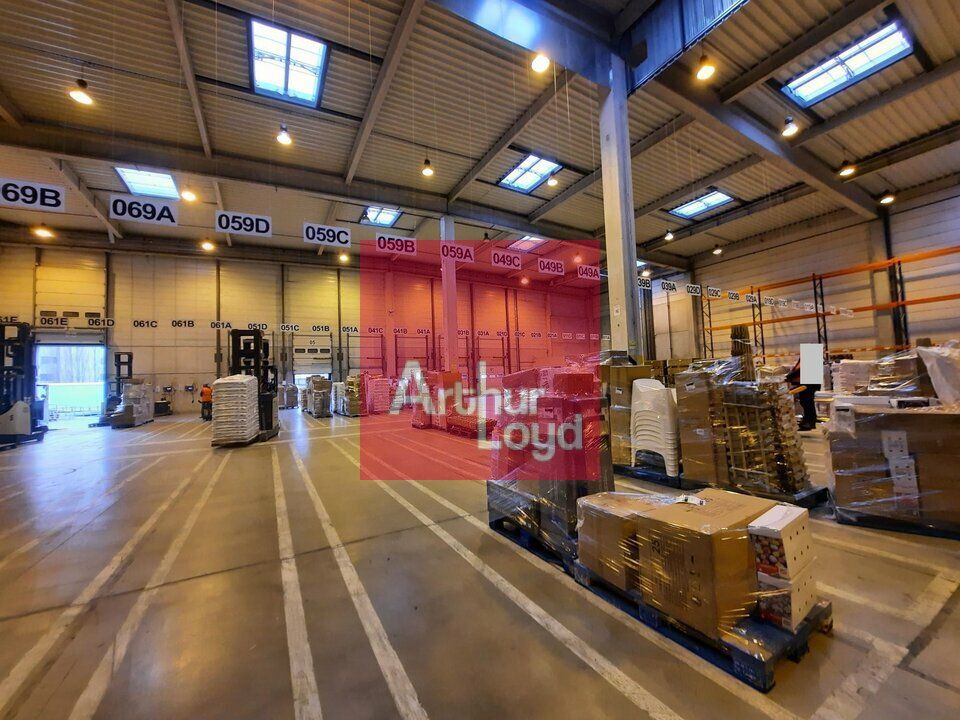 COURNON D'AUVERGNE ZI A LOUER ENTREPÔT LOGISTIQUE 5800 M² - ICPE - QUAIS