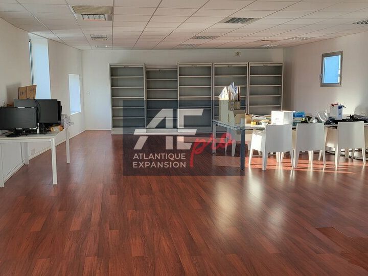 Location bureaux 241 m² non divisibles