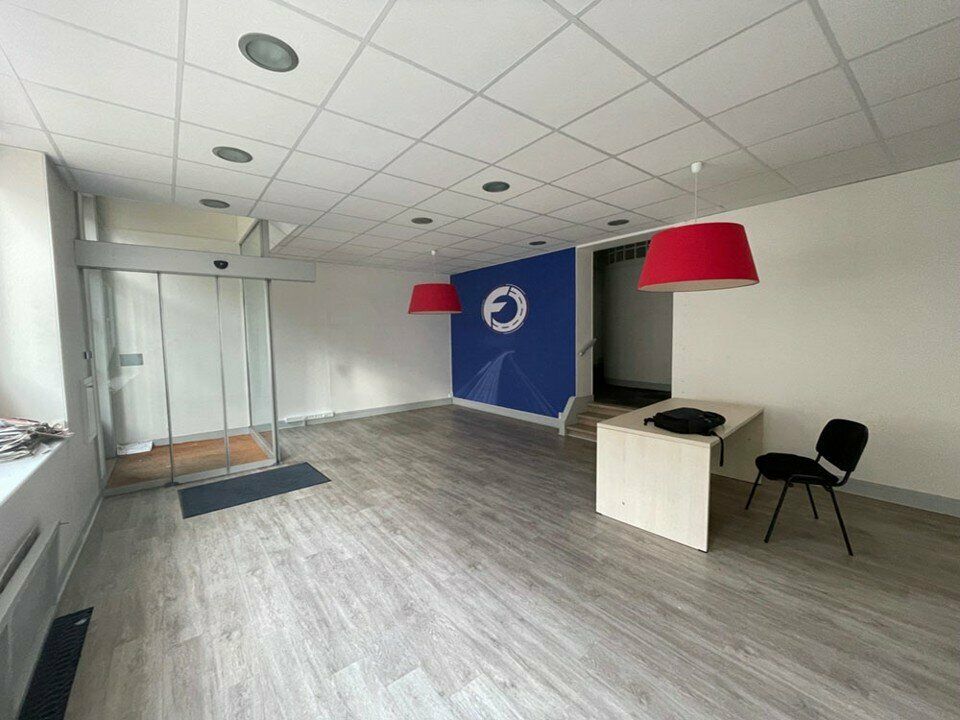 Location bureaux 240 m² non divisibles