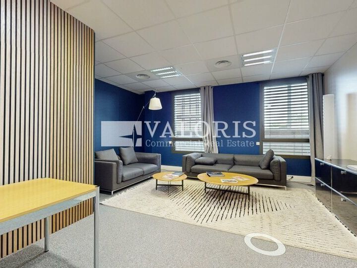 Au 2ème étage des TERRASSES DES BRUYERES