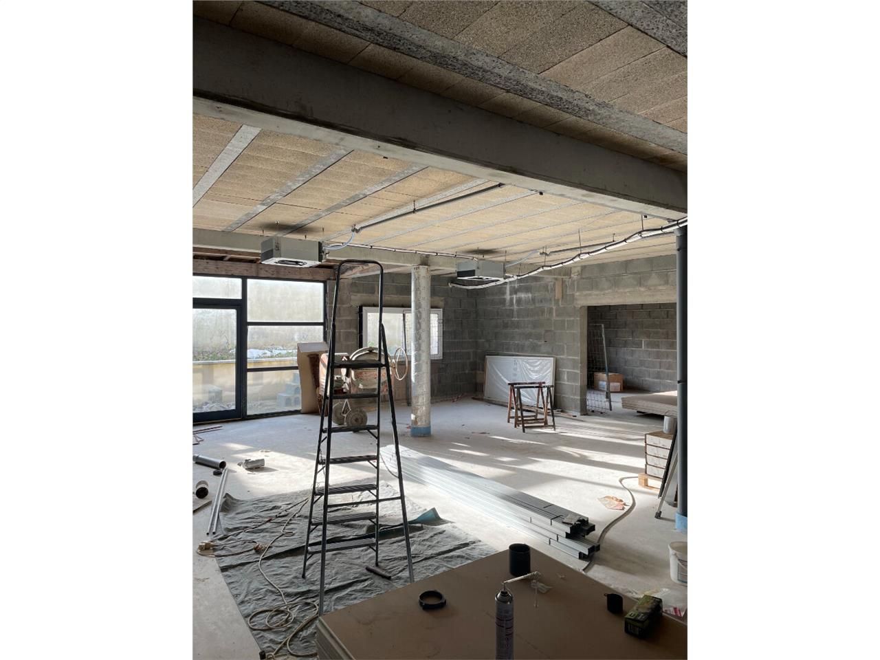 Location local commercial 186.00 m² à LIMOGES