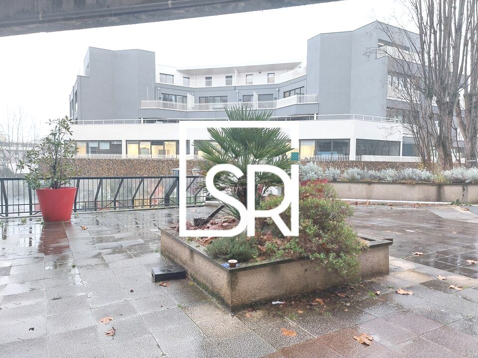 Vente local commercial 87 m² non divisibles