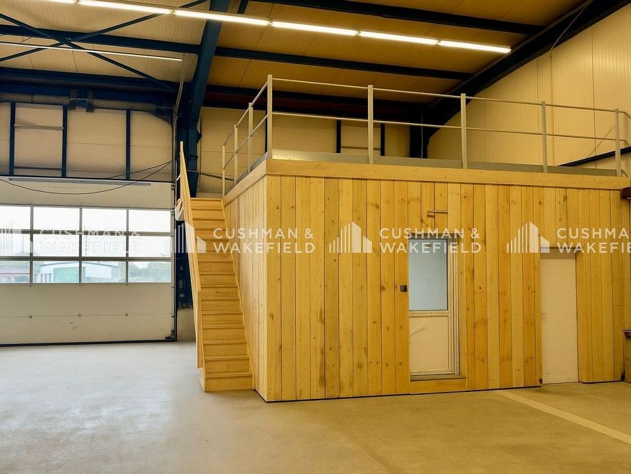 Location activités 315 m² non divisibles