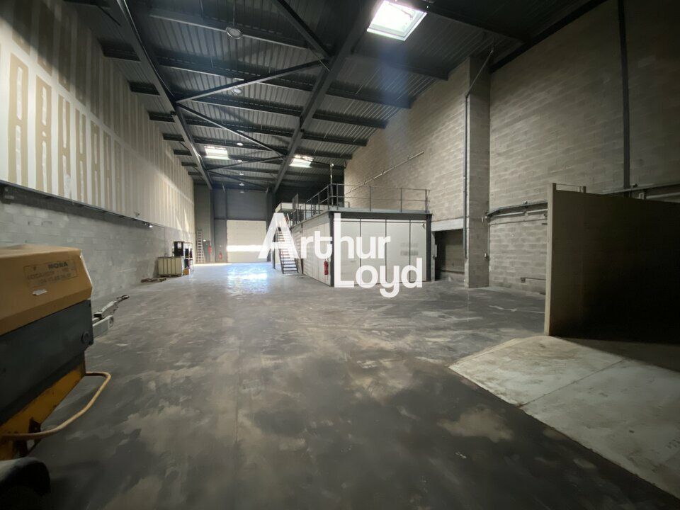 Local d'activité 430m² à louer - FREJUS