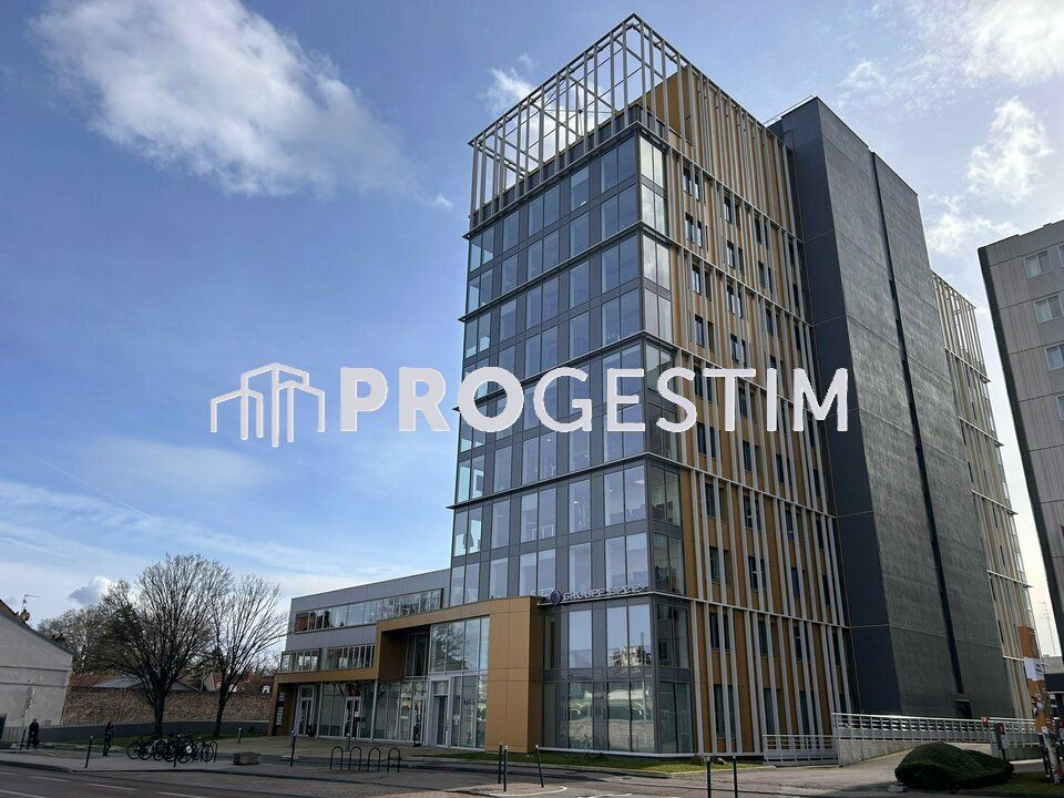 Location bureaux 157.8 m² non divisibles