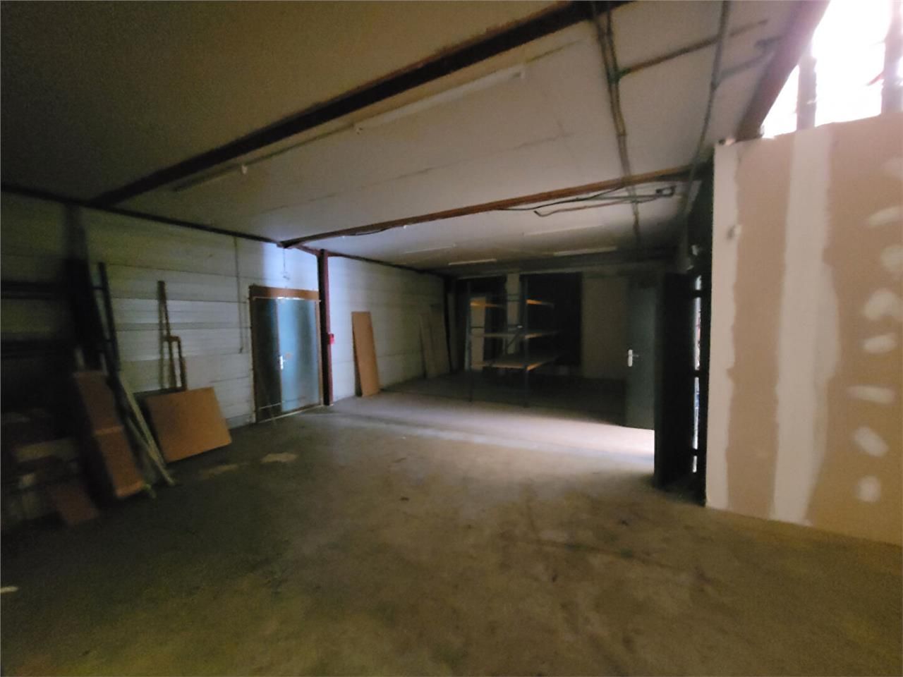 Vente local 400.00 m² à COUZEIX