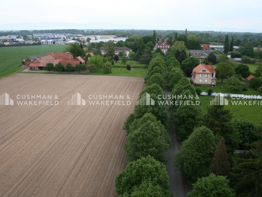 Location terrain 17019 m² divisibles à partir de 8189 m²